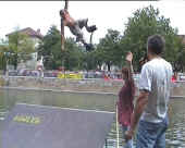 Markus in der Luft mit Rampe, R�cken vom Chef  